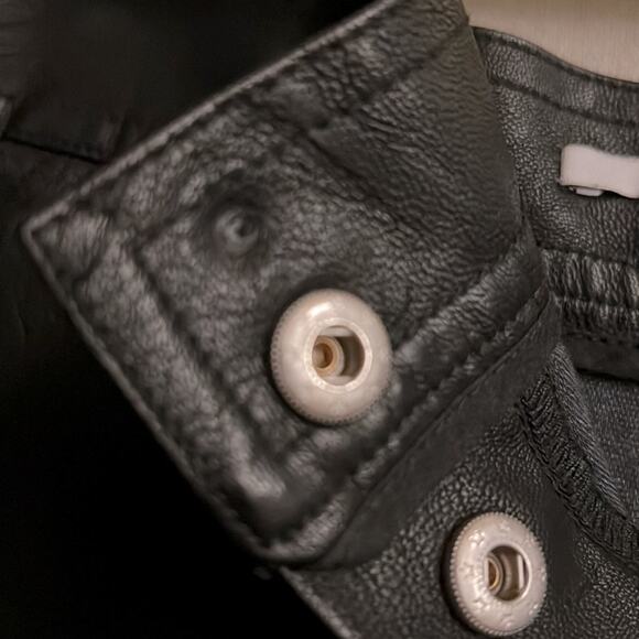 French Black snap front faux leather skirt XS - Picture 9 of 15
